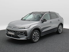 Volkswagen T-Roc - Life First Edition 1.5 eTSI 116 PK | Trekhaak | Stoel- & Stuurverwarming | Carplay | Camer