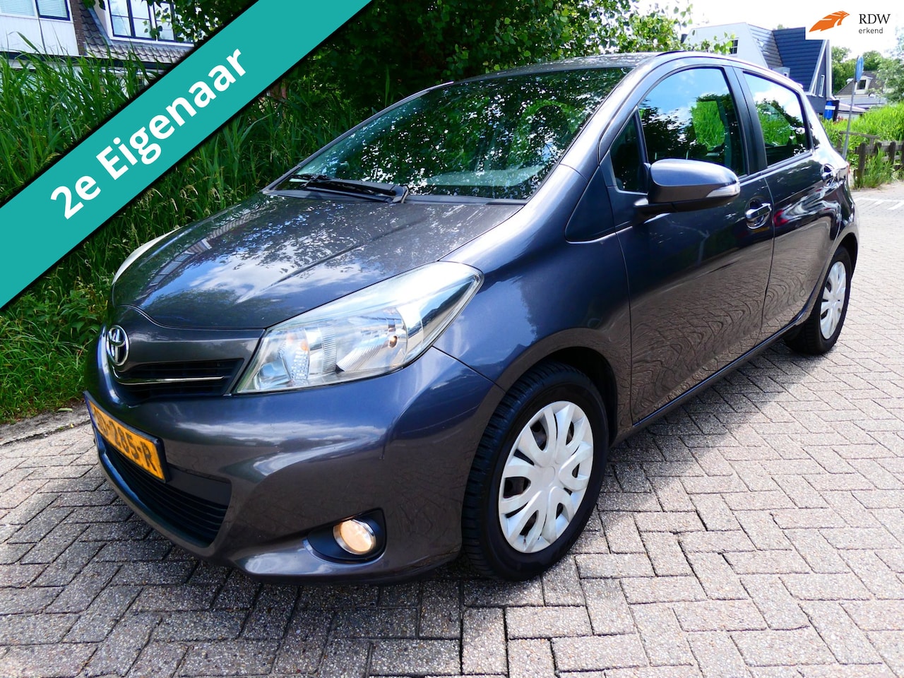 Toyota Yaris - 1.3 VVT-i 100pk 2e eigenaar 5-deurs Airco Navi Trekhaak Degelijk - AutoWereld.nl