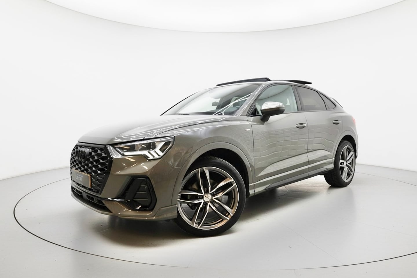 Audi Q3 Sportback - 35 TFSI 3x S LINE PANO VIRTUAL KEYLESS NAP - AutoWereld.nl