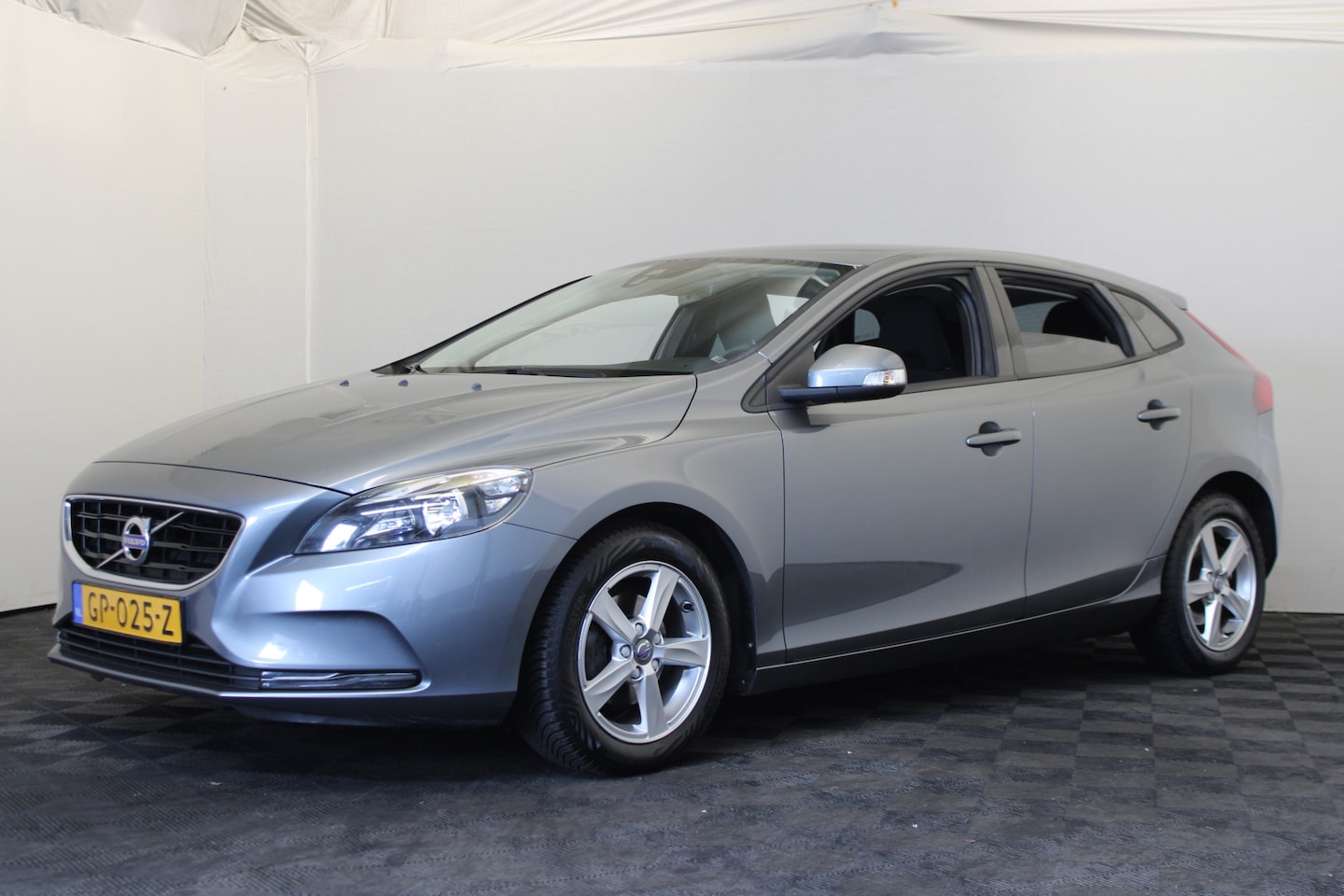 Volvo V40 - 2.0 D2 Kinetic Business 2.0 D2 Kinetic Business - AutoWereld.nl