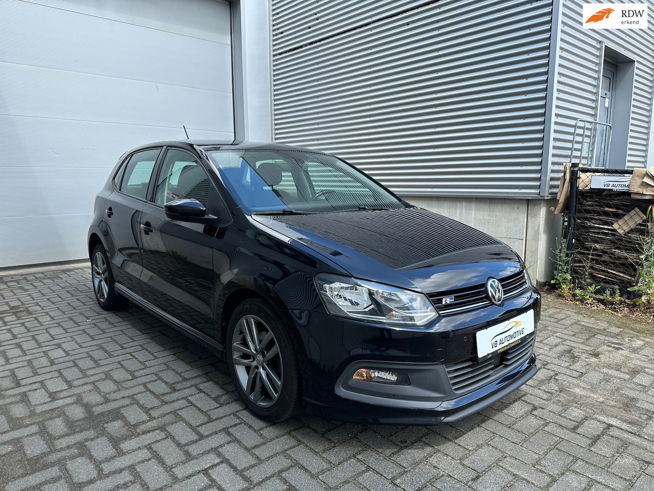 Volkswagen Polo - 1.2 TSI R-Line | CRUISE | BLUETOOTH | 2X PDC | FRONT ASSIST | 2015 - AutoWereld.nl
