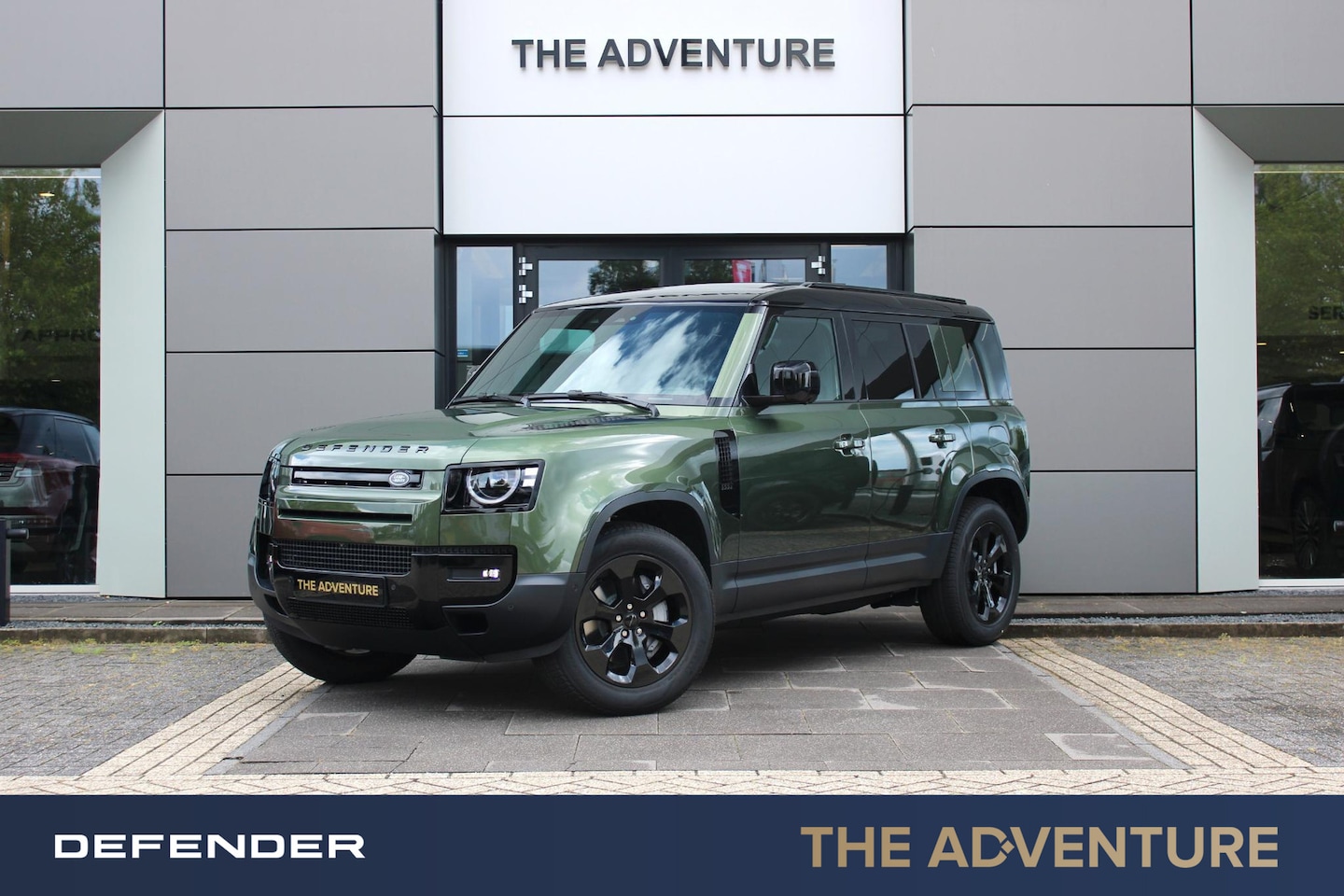 Land Rover Defender 110 - P300e Forest Edition | Pano | Cold Climate | Koelvak - AutoWereld.nl