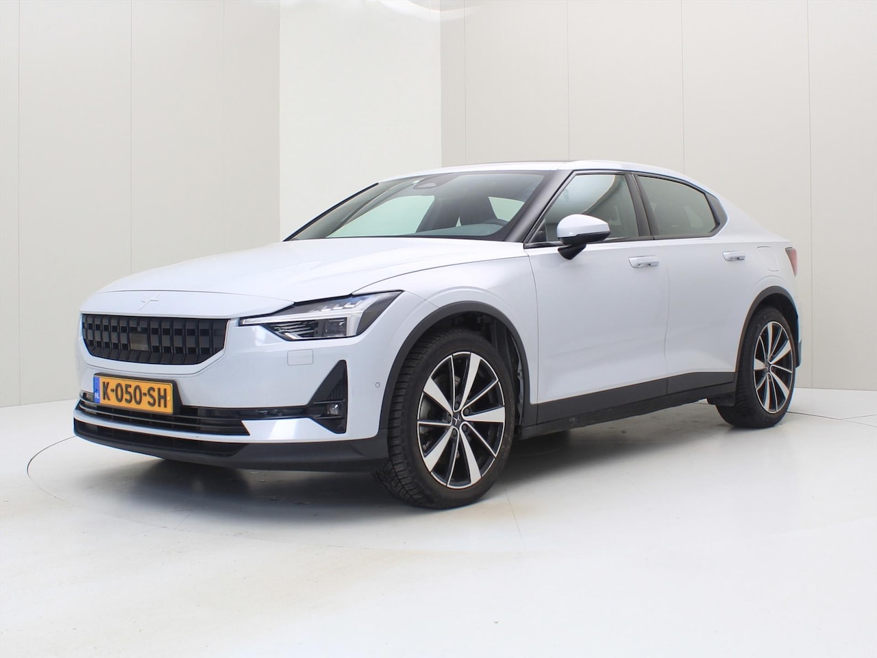 Polestar 2 - Long Range Dual Motor 408PK 78kWh 92% SoH [ PILOT PLUS+19 INCH+CARPLAY+CAMERA+STOELVERWARM - AutoWereld.nl