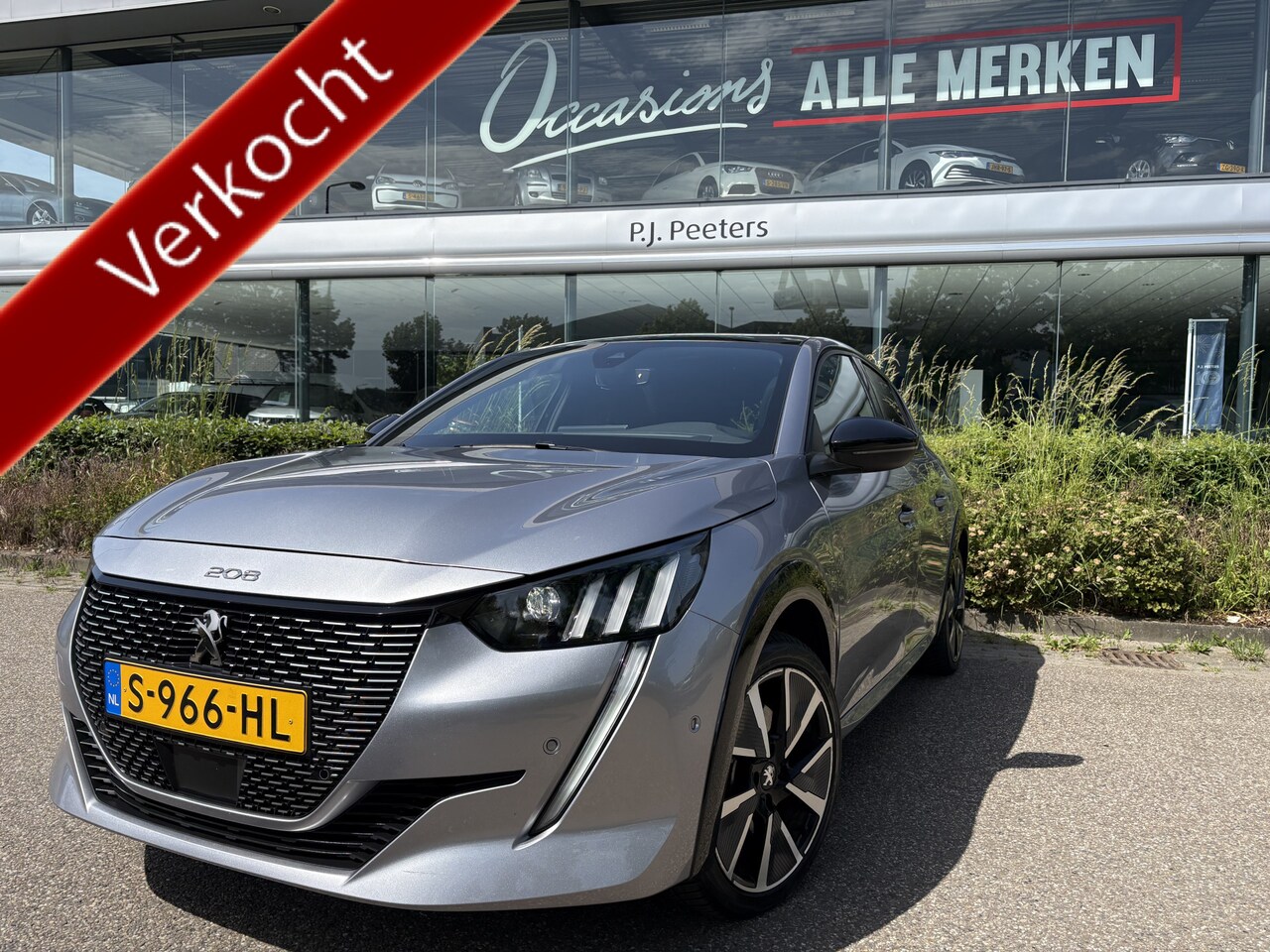 Peugeot e-208 - EV GT Pack 50 kWh Achteruitrijcamera - Apple carplay - Airco - Parkeersensoren - Navigatie - AutoWereld.nl