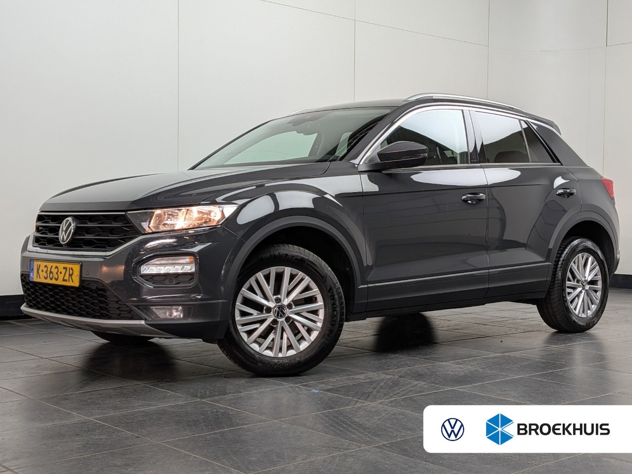 Volkswagen T-Roc - 1.5 TSI Style Business 149PK | Airco | Cruise control adaptief | Hill hold functie - AutoWereld.nl
