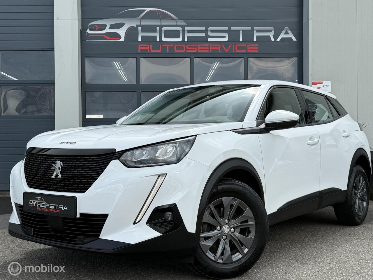 Peugeot 2008 - 1.2 PureTech Blue Lease Active Camera Full-LED Distr-riem-VV - AutoWereld.nl