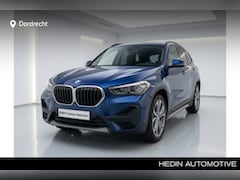 BMW X1 - xDrive25e | Active Cruise Controle | Trekhaak | 18" | Apple CarPlay | Stoelverwarming | 2