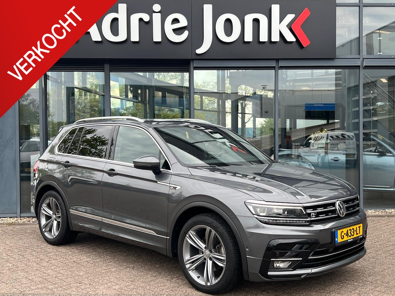 Volkswagen Tiguan - 1.5 TSI ACT Highline Business R | AUTOMAAT |WEGKLAPBARE TREKHAAK | PANO DAK | 19 INCH | AP - AutoWereld.nl