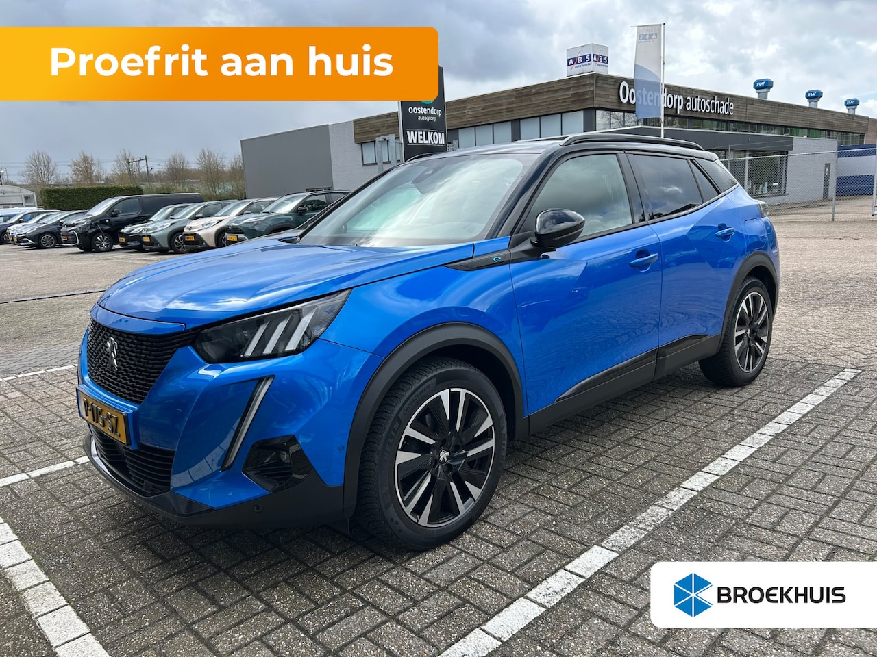 Peugeot e-2008 - EV GT Pack 50 kWh Panorama Dak | Stoelverwarming | Leder | Elek. Stoel met Massage | Parke - AutoWereld.nl