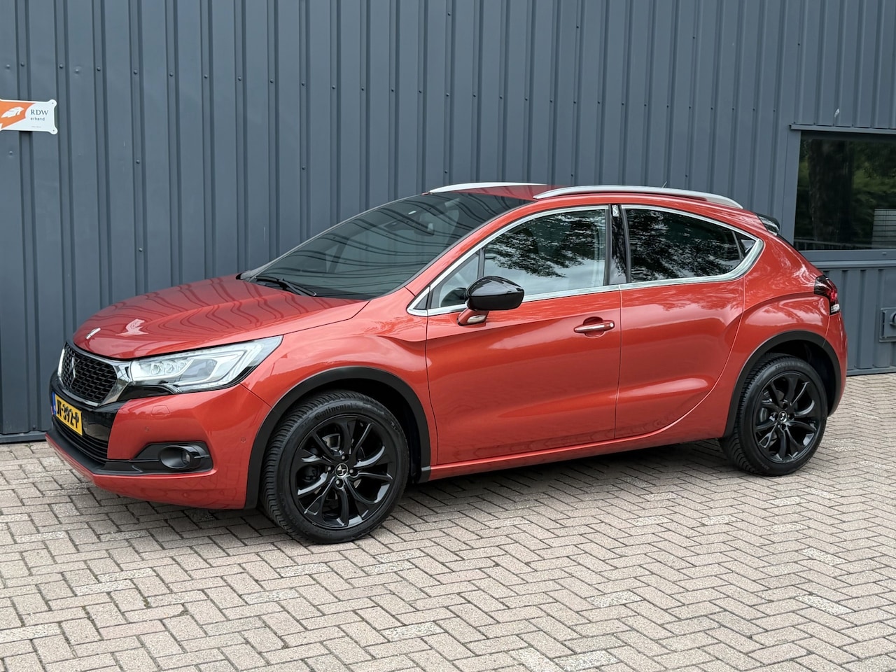 DS 4 Crossback - 1.2 PureTech Chic NAP!/NL.AUTO!/NAVI!/APK!/D-RIEM VERVANGEN!/ - AutoWereld.nl