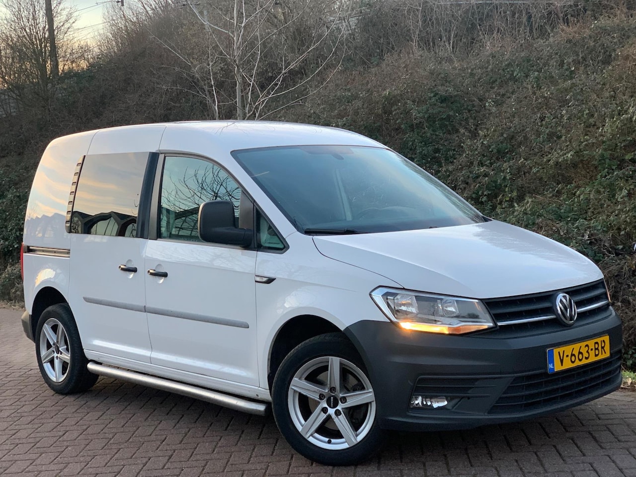 Volkswagen Caddy - 2.0 TDI L1H1 BMT Comfortline 2017 AIRCO NAVI CRUISE ! - AutoWereld.nl