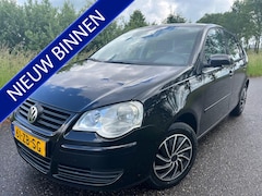 Volkswagen Polo - 1.6-16V Optive