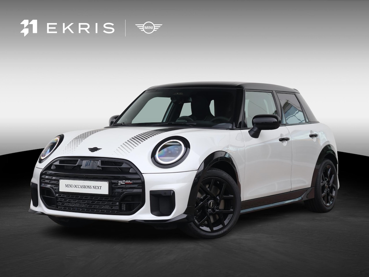 MINI 5-Deurs - 1.5 Cooper C John Cooper Works XL | Comforttoegang | Panoramadak | Stuur & Stoelverwarming - AutoWereld.nl