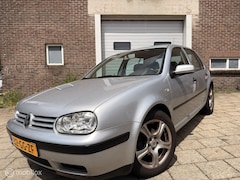 Volkswagen Golf - 1.6 Comfortline