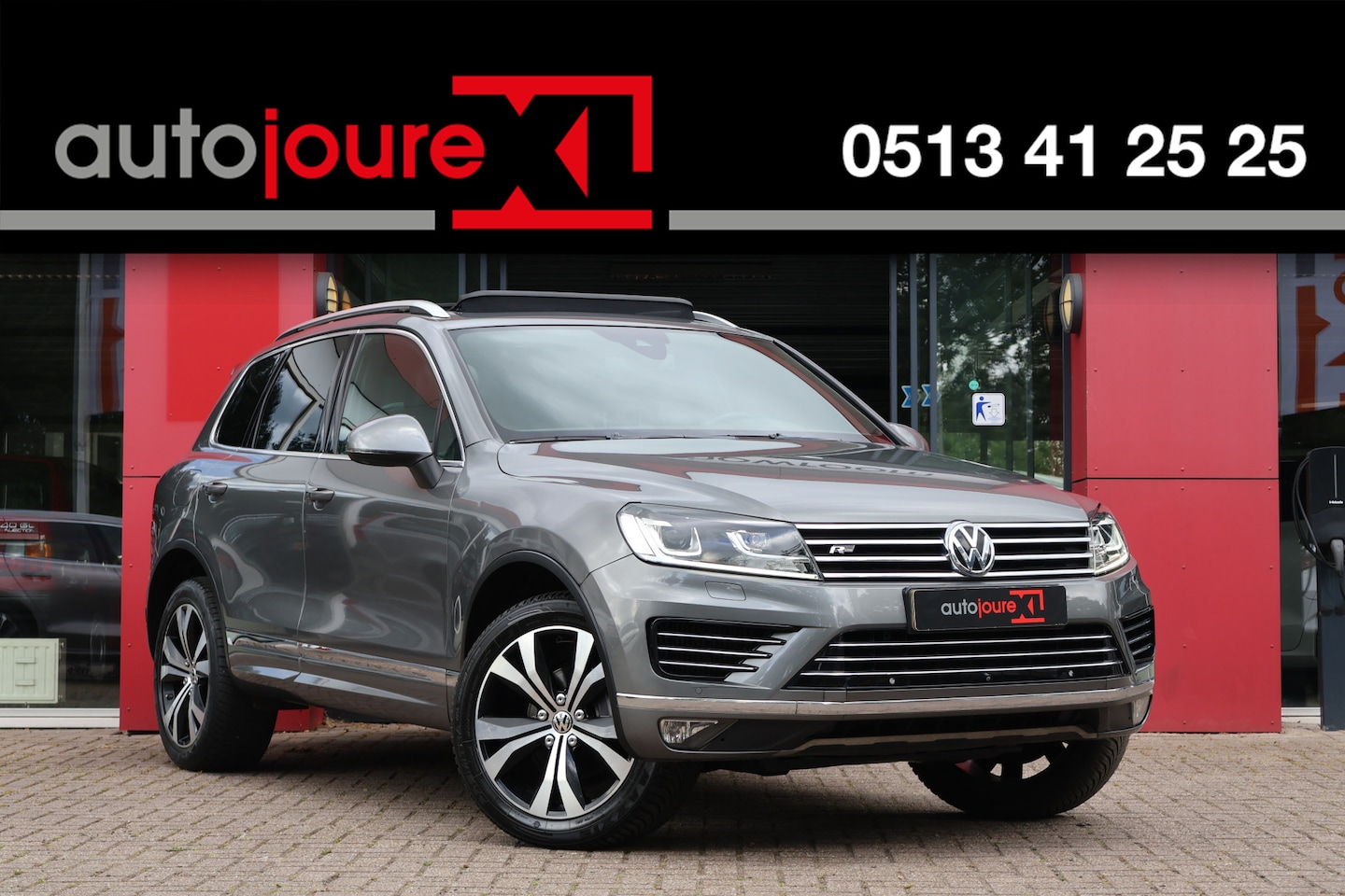 Volkswagen Touareg - 3.0 TDI V6 R-line | Luchtvering | Panoramadak | 360* Camera | Leder | Trekhaak | - AutoWereld.nl