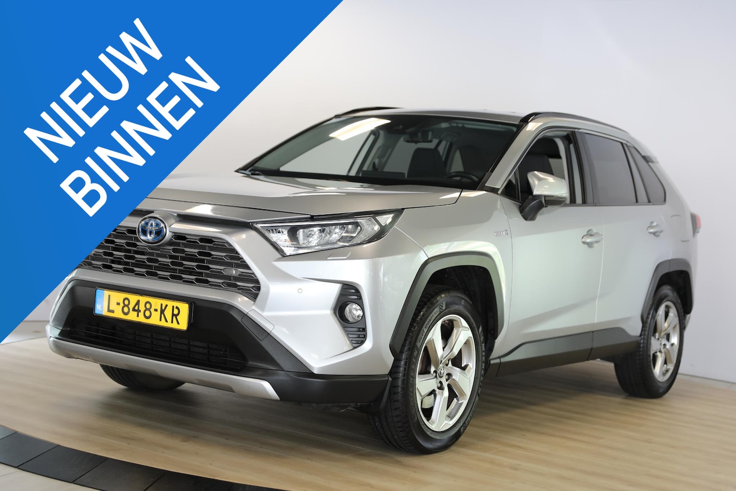 Toyota RAV4 - 2.5 Hybrid Business Intro | Trekhaak | Stoel & Stuurverwarming | Camera - AutoWereld.nl
