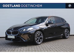 BMW 1-serie - 120 M Sport Automaat / Sportstoelen / Achteruitrijcamera / Stoelverwarming / Getint glas