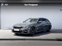 BMW 3-serie Touring - 320e xDrive M-Sport / Adaptief M Onderstel / Parking Assistant / Comfort Acces / Verwarmde