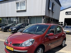Renault Clio - 1.4-16V Dynamique Luxe 5Deurs, Airco. Prijs is zo mee Apk 25-09-2026(evt nieuwe Apk tegen