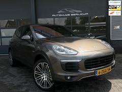 Porsche Cayenne - 3.0 S E-Hybrid Pano Memory Luchtvering Stoelverwarming