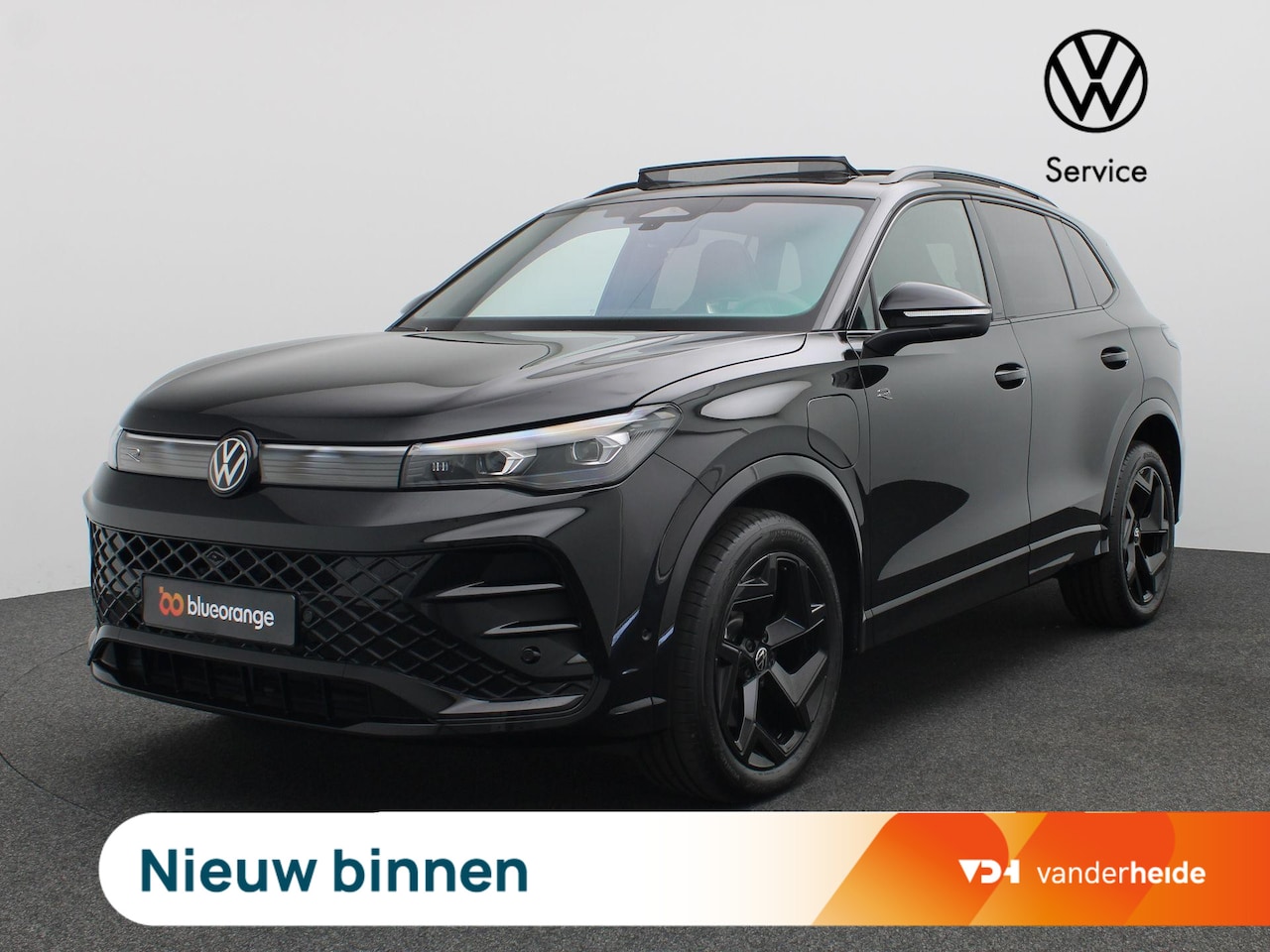 Volkswagen Tiguan - 1.5 eHybrid R-Line Edition 272PK DSG SOH 100%, Panoramadak, Trekhaak, Black Style, Navi, E - AutoWereld.nl