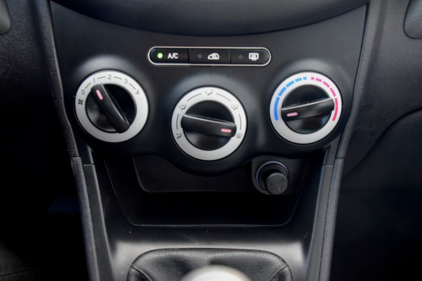 Hyundai i10 - 1.1 Active Cool 1.1 Active Cool, NAP, Hogere instap, elektrisch pakket, Airco, Spoiler