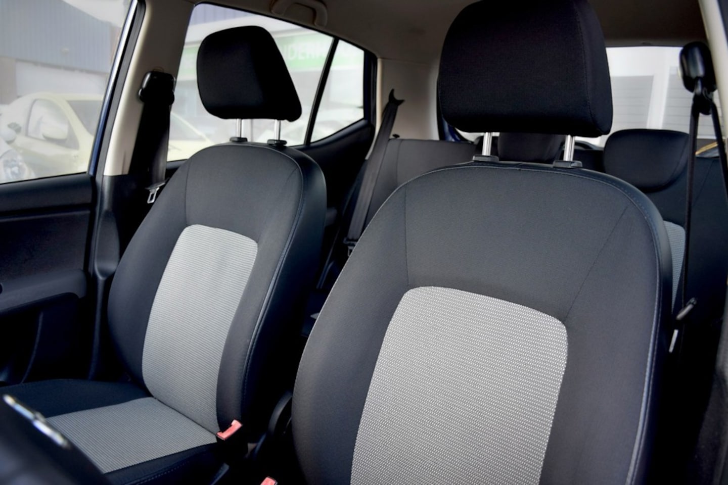Hyundai i10 - 1.1 Active Cool 1.1 Active Cool, NAP, Hogere instap, elektrisch pakket, Airco, Spoiler
