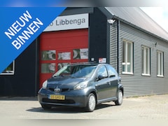 Toyota Aygo - 1.0-12V + STUURBEKRACHTIGING / CENTRALE DEURGERGR. MET HANDZENDER / RADIO-CD / APK TOT JUL