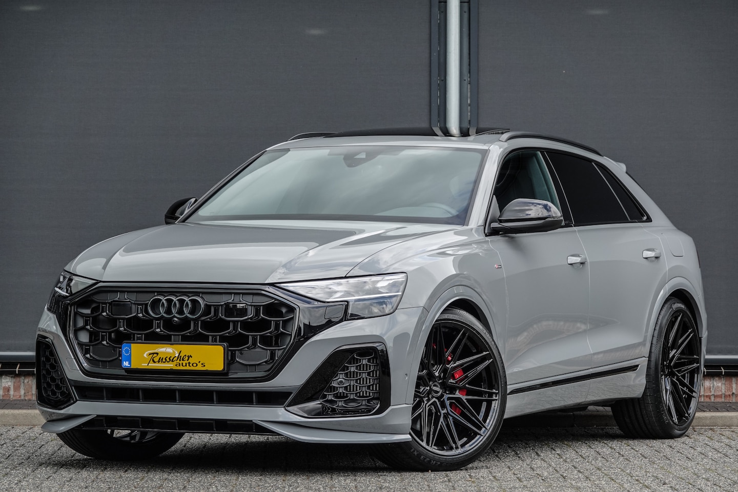 Audi Q8 - 60 TFSI-e 490Pk | Quattro | Competition | Luchtvering | Panoramadak | 'S' Sportstoelen | 2 - AutoWereld.nl
