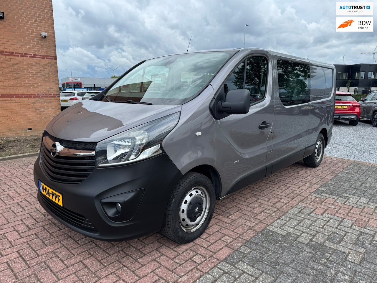 Opel Vivaro - 1.6 CDTI L2H1 DC Edition 1.6 CDTI L2H1 DC Edition, Trekhaak, Euro 6, 5 Persoons, Marge, - AutoWereld.nl