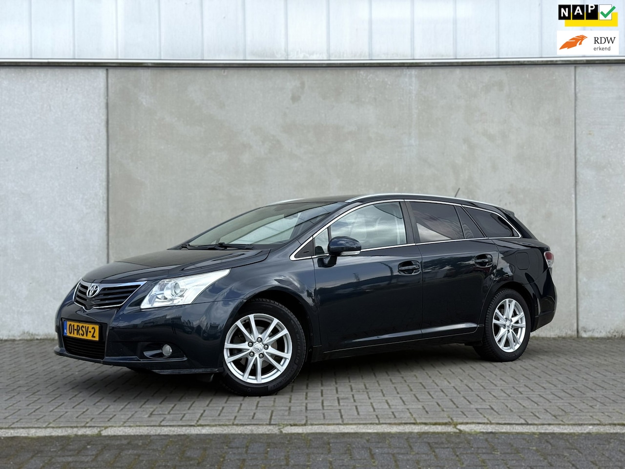 Toyota Avensis Wagon - 2.0 VVTi Business Automaat Leer Trekhaak Camera - AutoWereld.nl