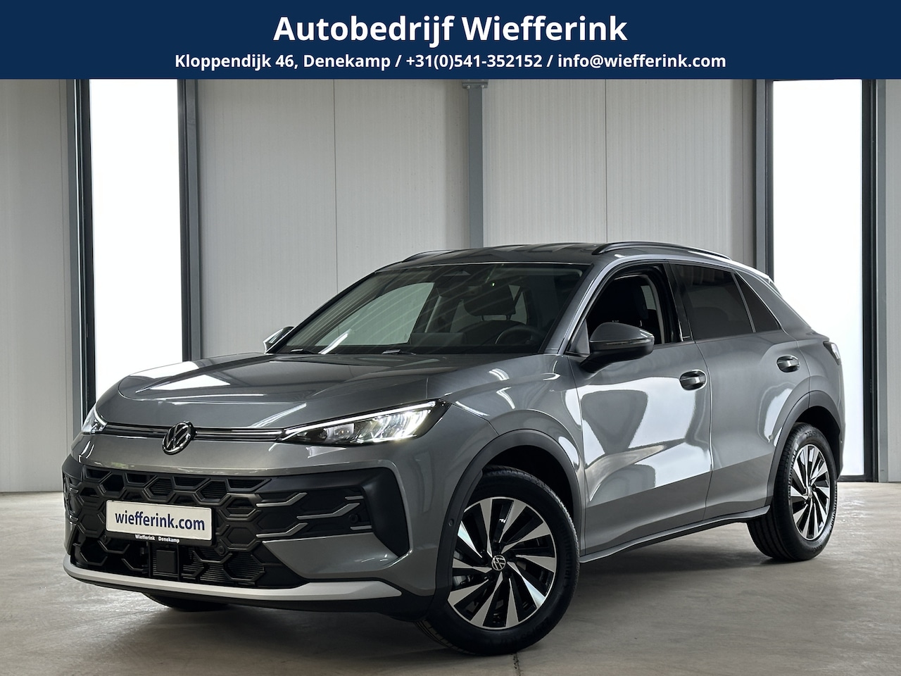 Volkswagen T-Roc - 1.5 eTsi 150 pk Life First Edition | Comfort | Camera | Trekhaak | - AutoWereld.nl