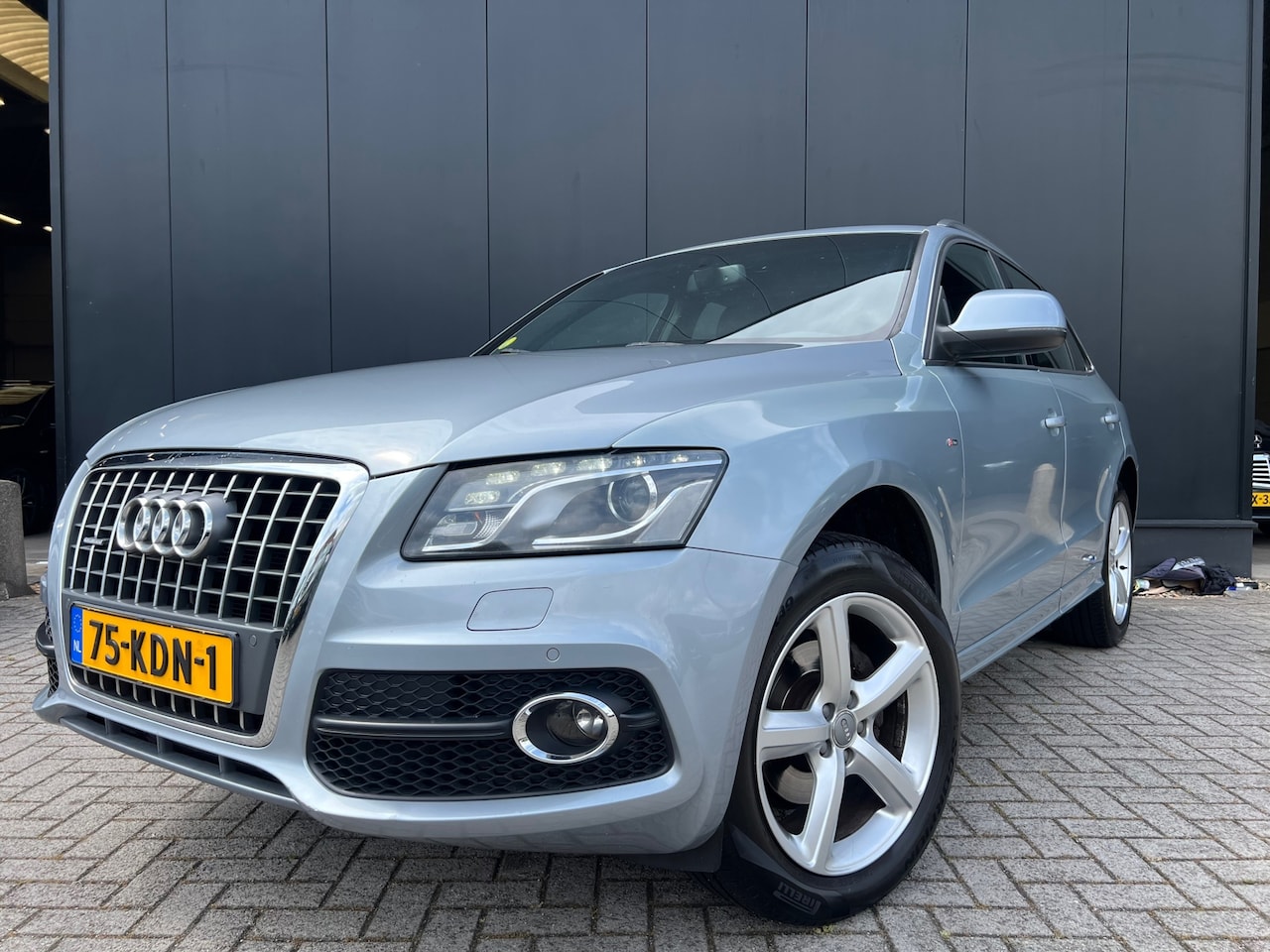 Audi Q5 - 2.0 TFSI S-Line '09 OrgNl/Aut/Leer/19'Lmv/GehOnderhouden - AutoWereld.nl