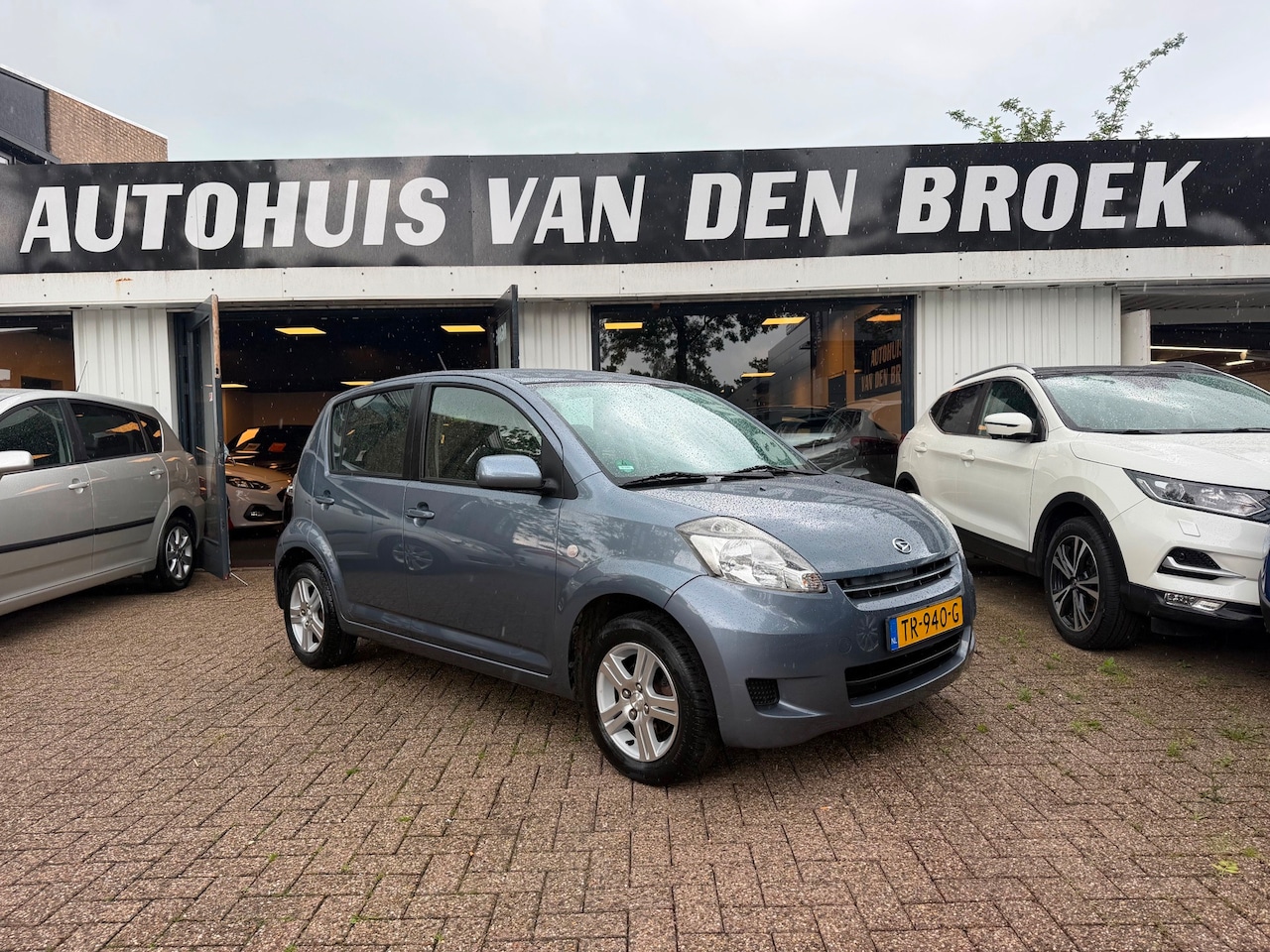 Daihatsu Sirion 2 - 1.3-16V Comfort|MOMO|Airco|Trekhaak|Lmv|Elek Pakket|Nw Apk - AutoWereld.nl