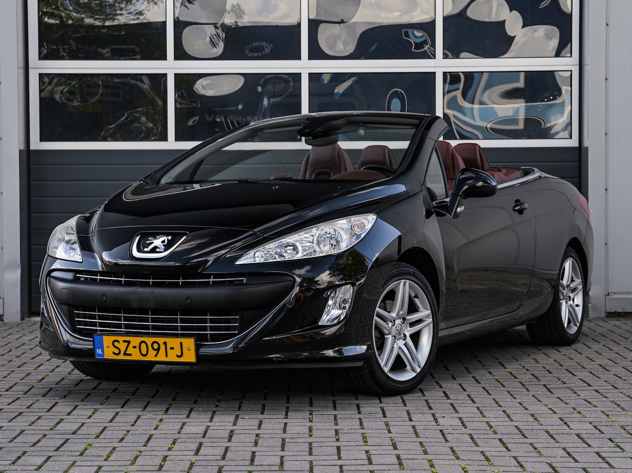 Peugeot 308 CC - 1.6 VTi Sport Pack | Leder | Nekverwarming | Stoelverwarming | Climate control | Cruise co - AutoWereld.nl