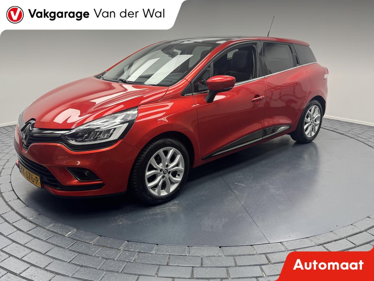 Renault Clio Estate - 1.2 TCe Automaat-Trekhaak-Panoramadak-Navigatie-Cr.contr-Clima-Parkeersensoren-Lm16''velge - AutoWereld.nl