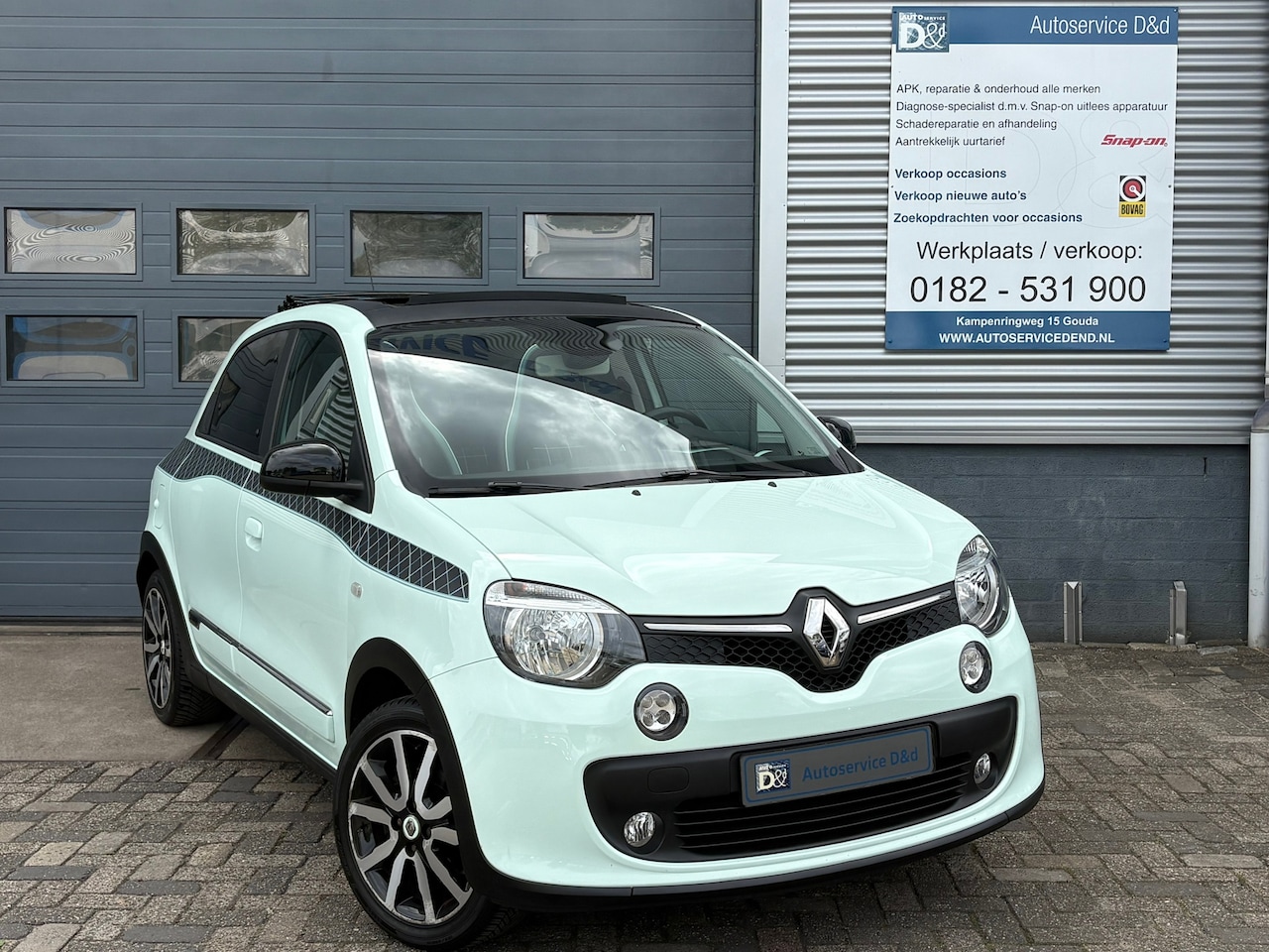 Renault Twingo - 1.0 SCe La Parisienne 2018|Automaat|Cabrio top|PDC|Clima|Leer|NAP| - AutoWereld.nl