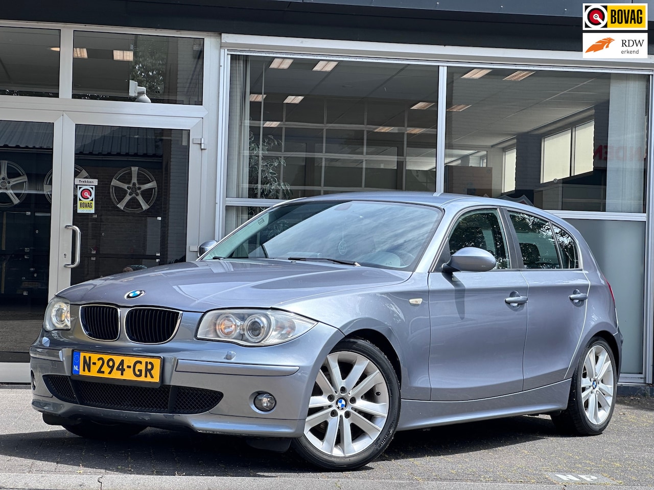BMW 1-serie - 120i 150PK / CLIMA / SCHERM / ELEKT RAMEN - AutoWereld.nl