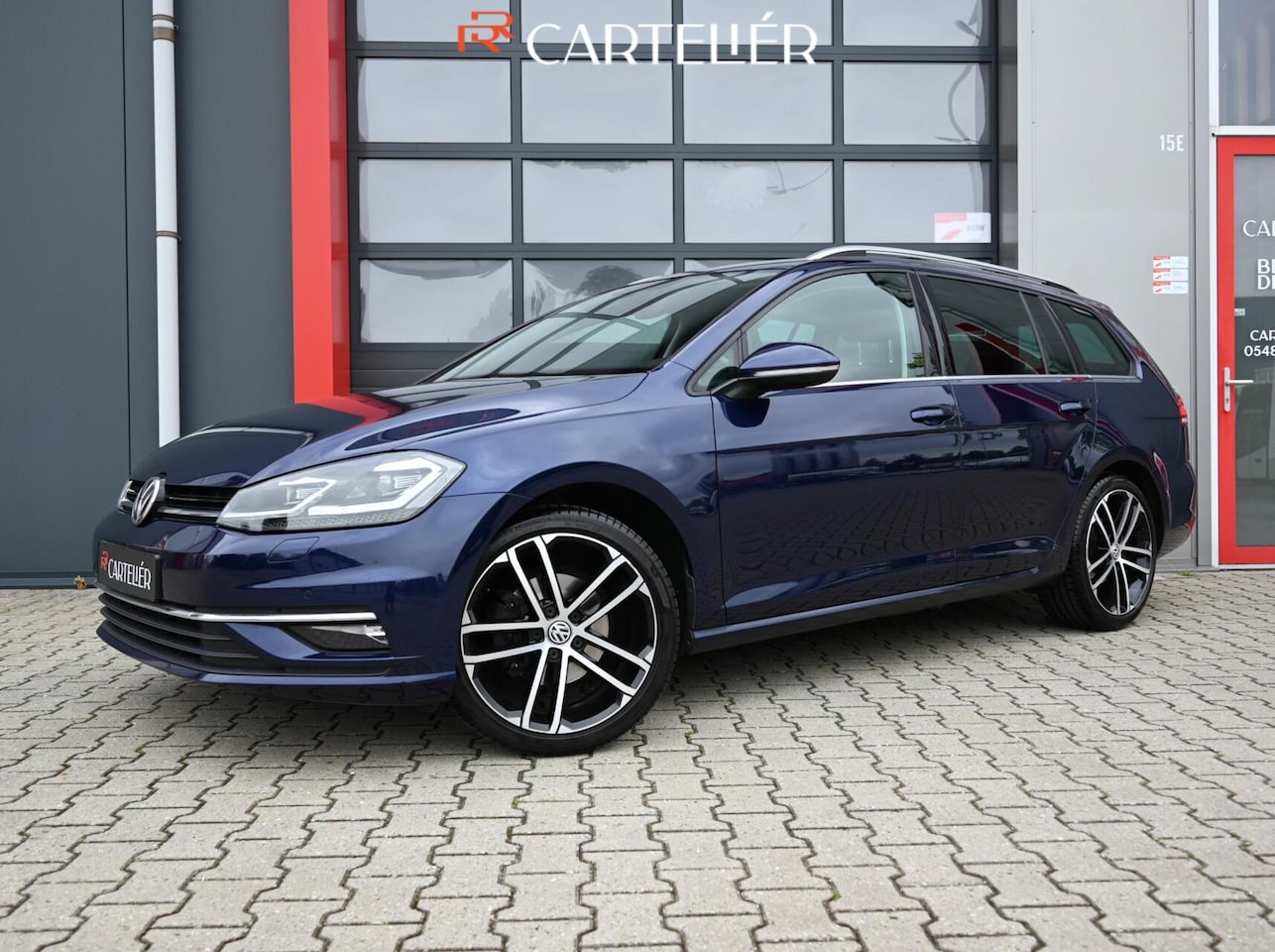 Volkswagen Golf Variant - 1.5 TSI Highline Business R | Alcantara | Adaptive Cruise | Navi | Massage | Carplay / And - AutoWereld.nl