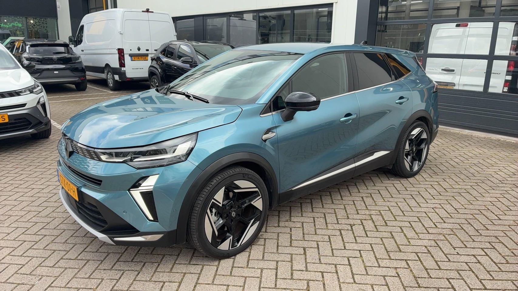 Renault Symbioz - 1.6 E-Tech full hybrid 145 iconic | Stoelverwarming | Camera | Climate control | - AutoWereld.nl