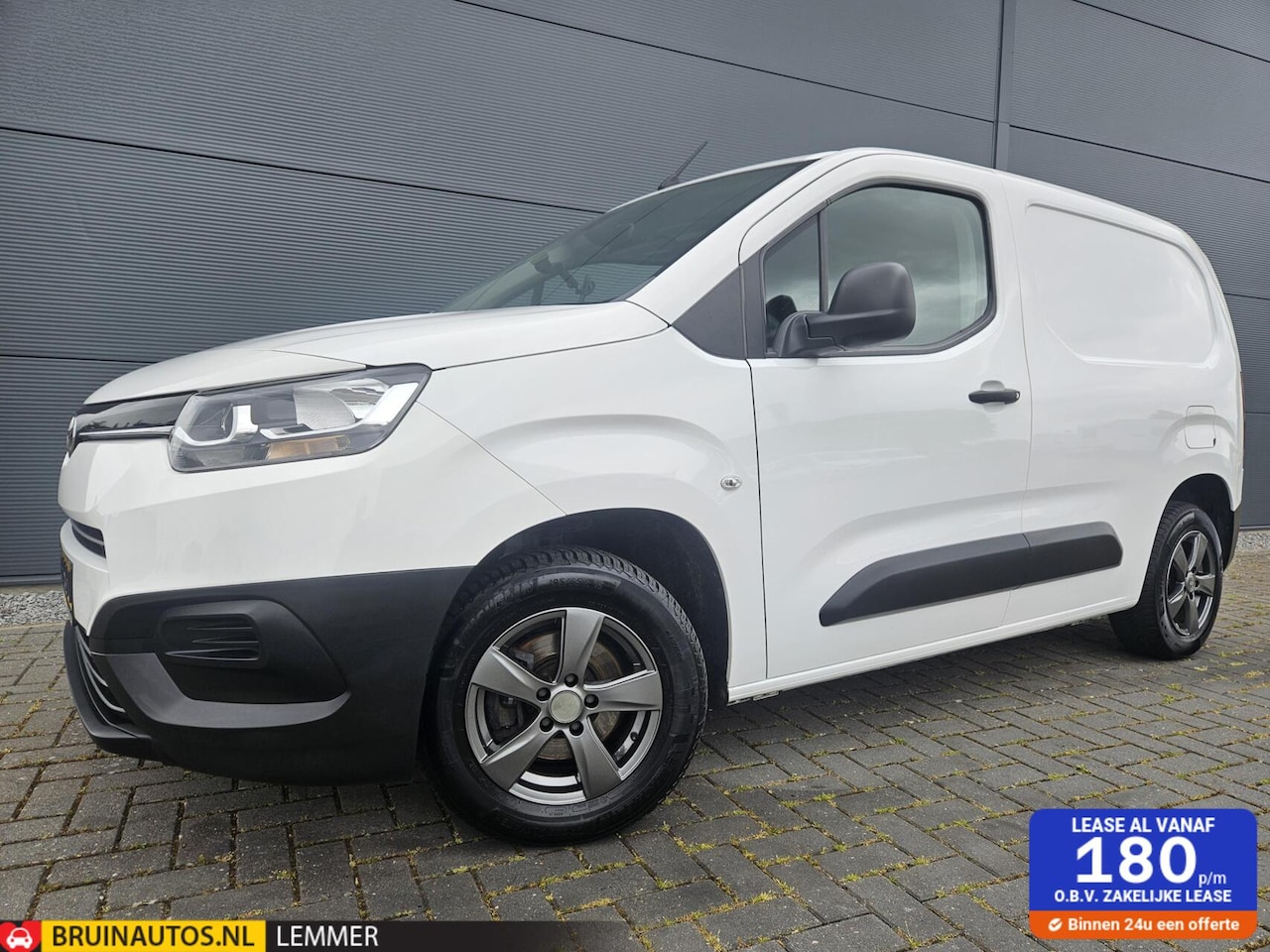 Toyota ProAce City - 1.5 D-4D Airco Cruise Trekhaak - AutoWereld.nl
