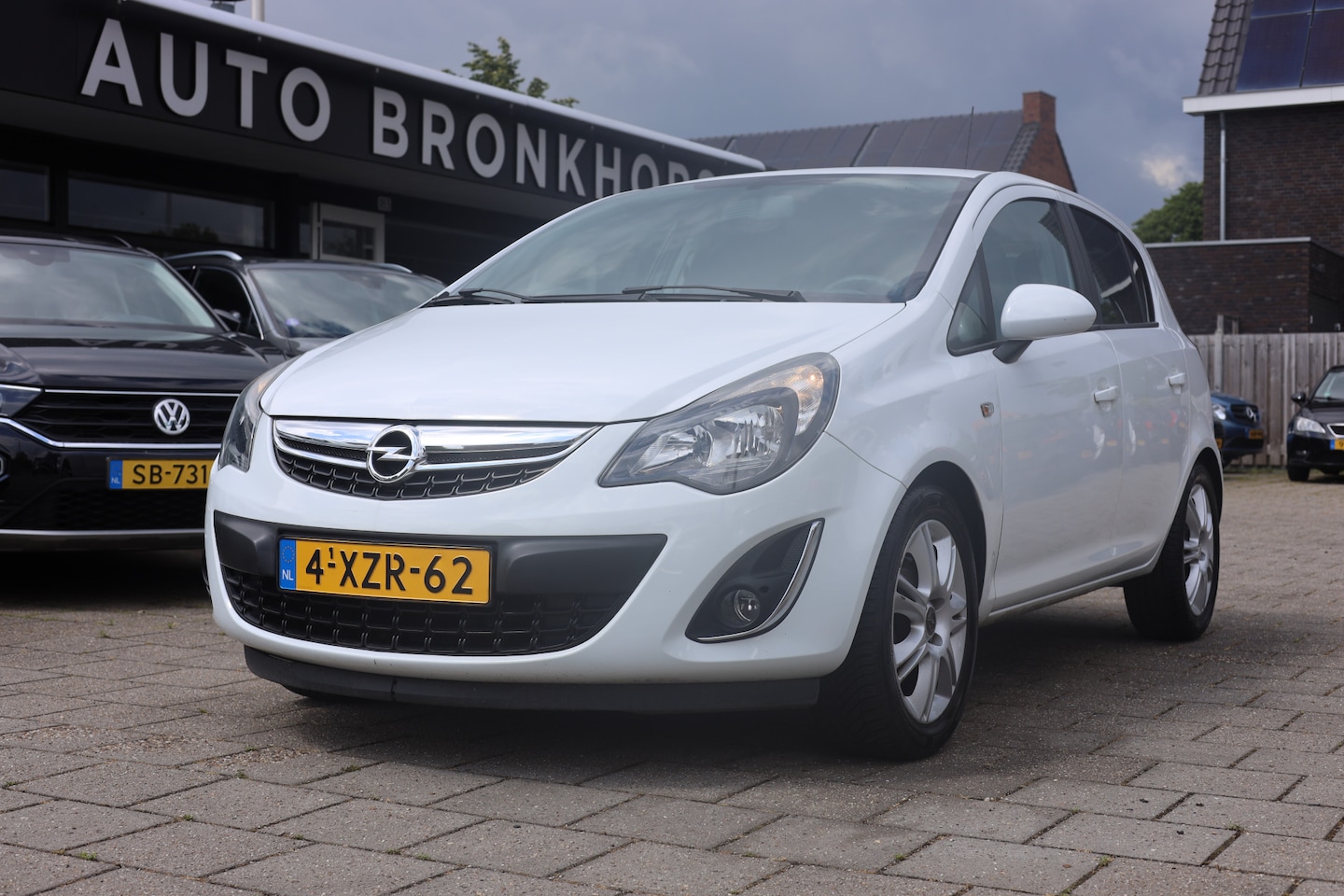 Opel Corsa - 1.2-16V BLITZ | AIRCO | CRUISE | NAVIGATIE - AutoWereld.nl
