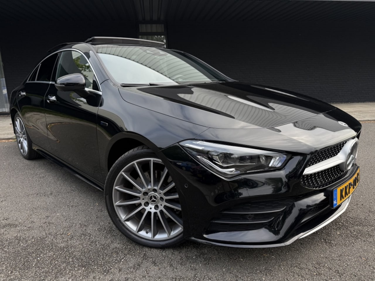 Mercedes-Benz CLA-Klasse - 250e - AMG pakket - Ambilight - Pano - - AutoWereld.nl