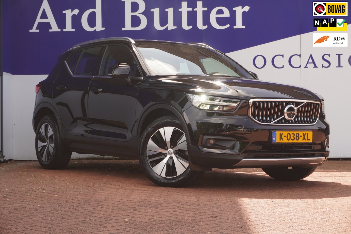 Volvo XC40 - 1.5 T5 Recharge Business Pro+Stoel-verw+Full-Navigatie+ = TOP UITV !! - AutoWereld.nl