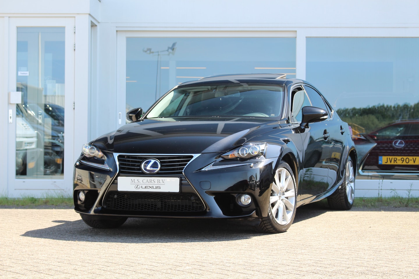 Lexus IS - 300h Hybrid Executive Line I Open dak I Leder I Premium Navi - AutoWereld.nl