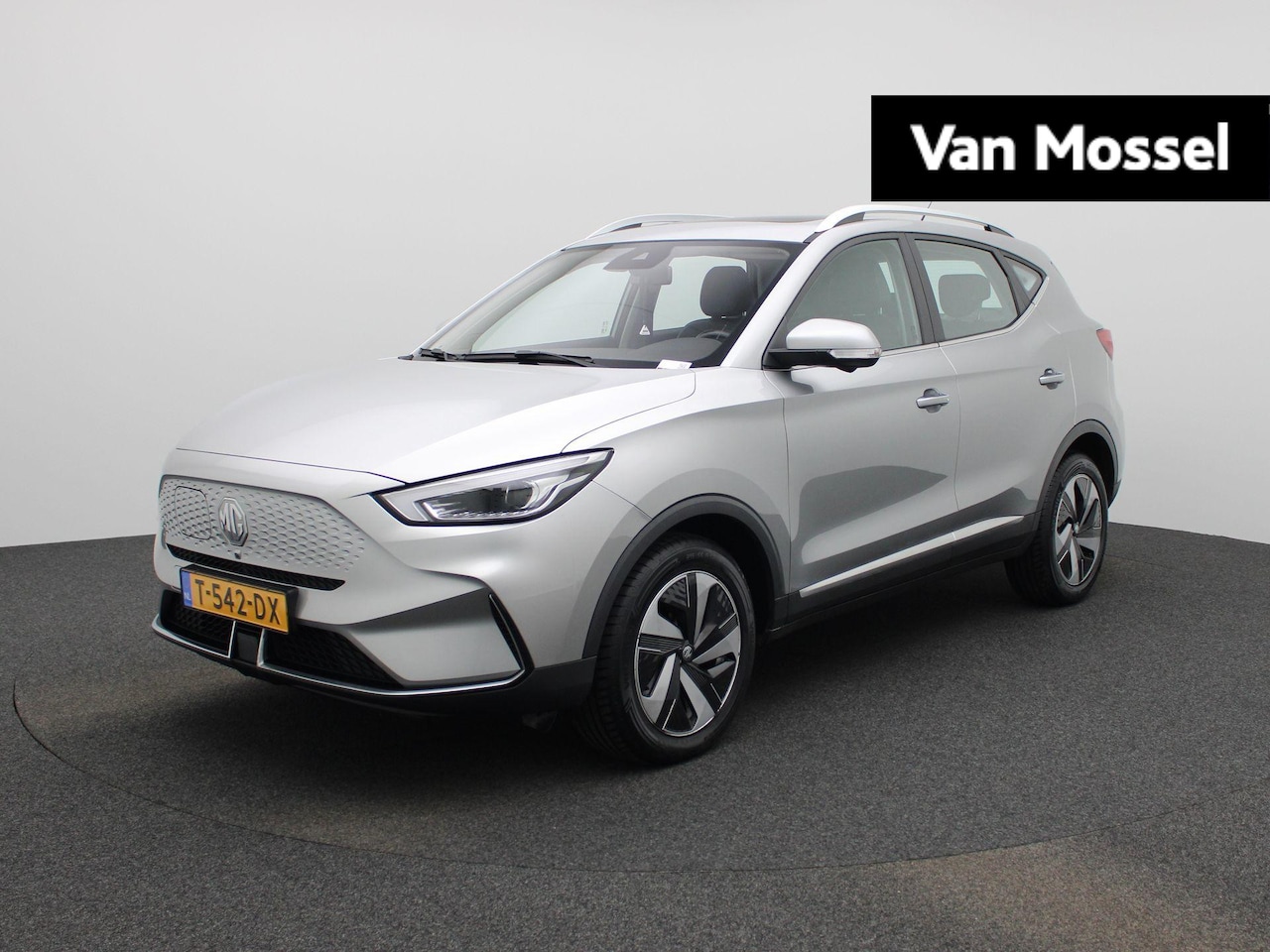 MG ZS - Long Range Luxury 70 kWh | Leder | Panoramadak | Led Koplampen | Navi | CarPlay | Stoelver - AutoWereld.nl