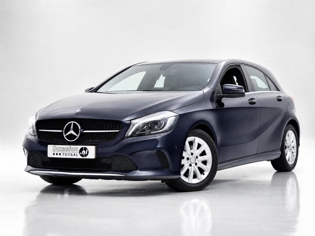 Mercedes-Benz A-klasse - 180 Business Solution | Full Led | Camera | Navi | Stoelverwarming - AutoWereld.nl