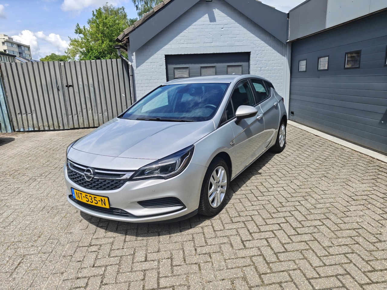 Opel Astra - 1.0 Online Edition 1.0 Online Edition,Airco,Cruise control,Navi,Parkeersensoren,Achteruitrijcamera, - AutoWereld.nl