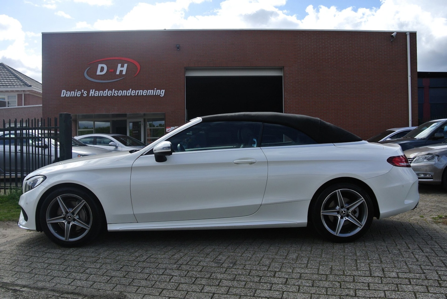 Mercedes-Benz C-klasse Cabrio - 200 Edition 1 amg automaat leder achteruitrijcamera inruil mogelijk - AutoWereld.nl