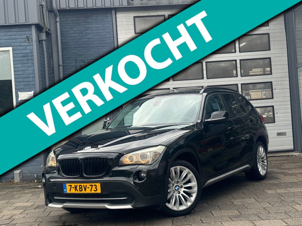 BMW X1 - SDrive20d Executive | Clima | Navi | Camera | Pano - AutoWereld.nl